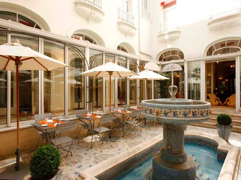 California Champs Elysees Hotel Parijs