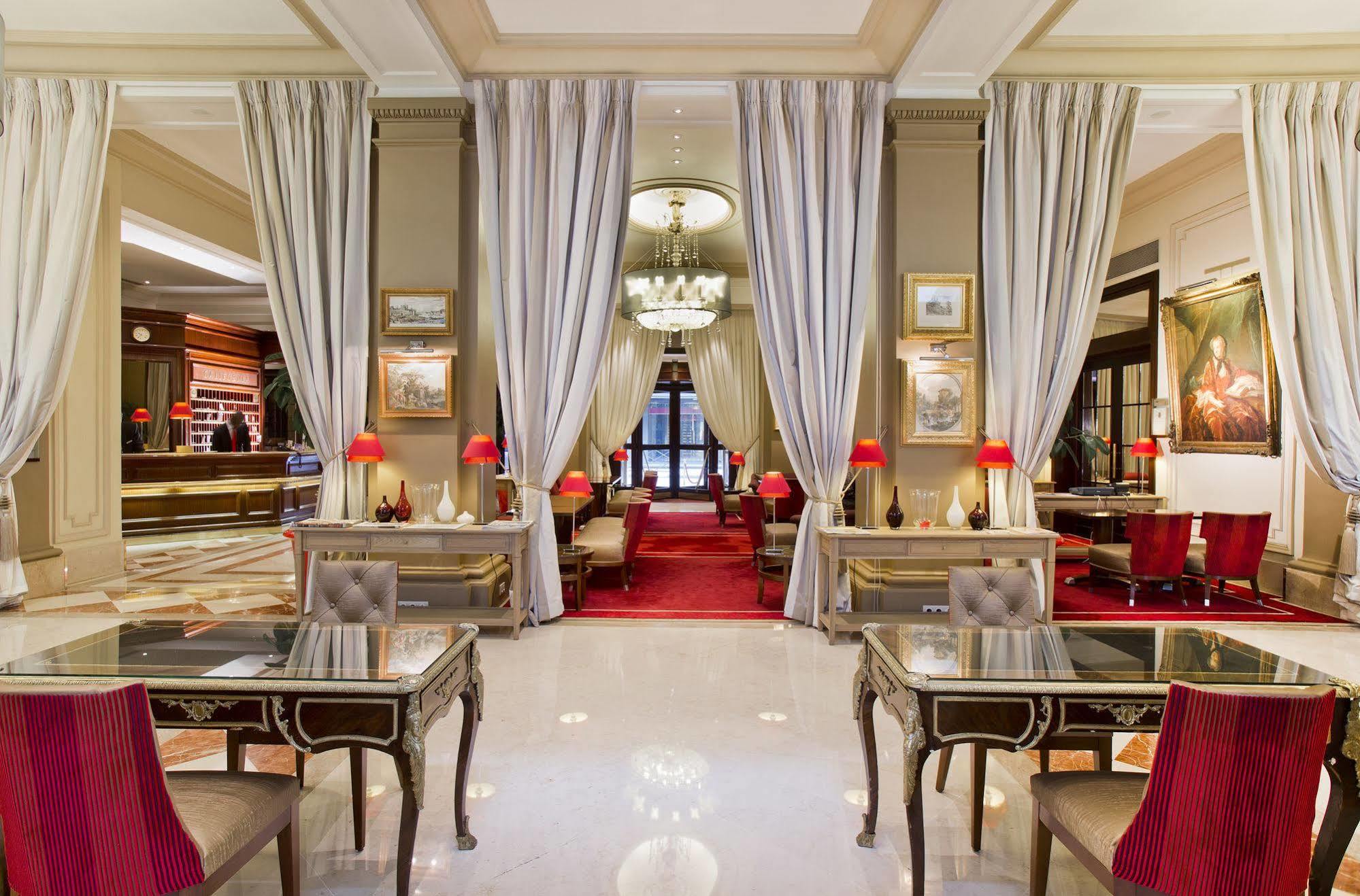 California Champs Elysees Hotel Parijs